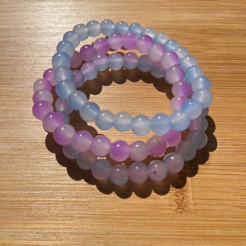 Hand Crafted Lavender and Light Blue Beaded Stretch Bracelet Set - Picture 4 of 9